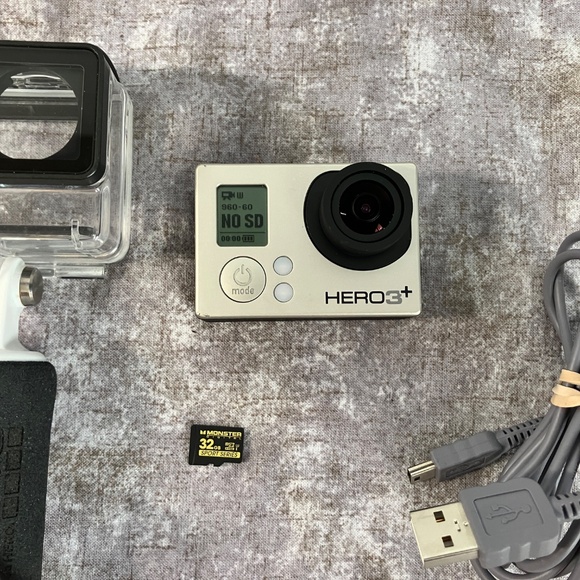 GoPro Hero 3+ Silver Action Camera Bundle WORKS - Picture 2 of 5